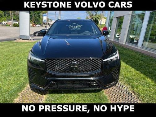 Ultra Black 2026 Volvo XC60 B5 Ultra Black Edition