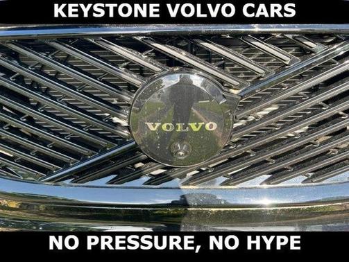 Ultra Black 2026 Volvo XC60 B5 Ultra Black Edition