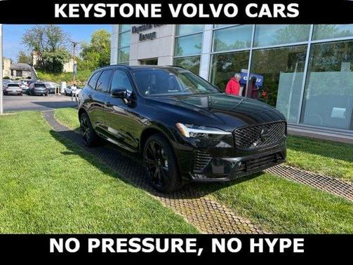 Ultra Black 2026 Volvo XC60 B5 Ultra Black Edition