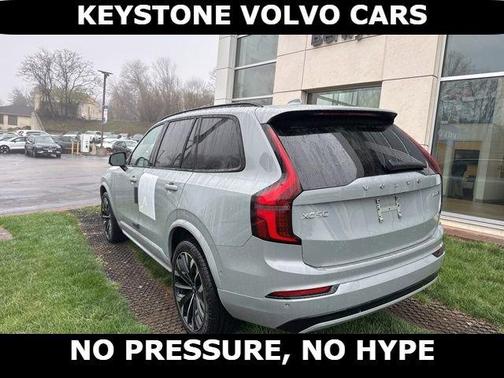 Vapour Grey 2026 Volvo XC90 B6 Ultra Dark Theme 6-Seater