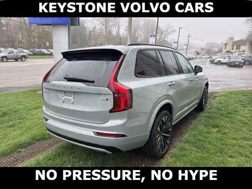 Vapour Grey 2026 Volvo XC90 B6 Ultra Dark Theme 6-Seater