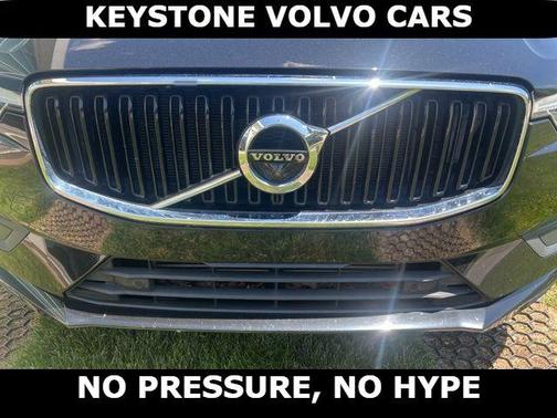 Onyx Black Metallic 2019 Volvo XC60 T5 Momentum