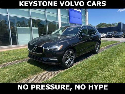 Onyx Black Metallic 2019 Volvo XC60 T5 Momentum