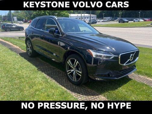 Onyx Black Metallic 2019 Volvo XC60 T5 Momentum