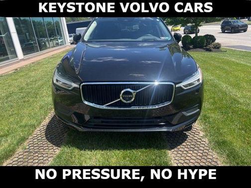 Onyx Black Metallic 2019 Volvo XC60 T5 Momentum
