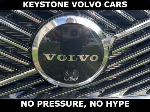 Crystal White 2026 Volvo XC90 B6 Ultra 7-Seater
