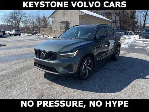 2026 Volvo XC40 B5 Core