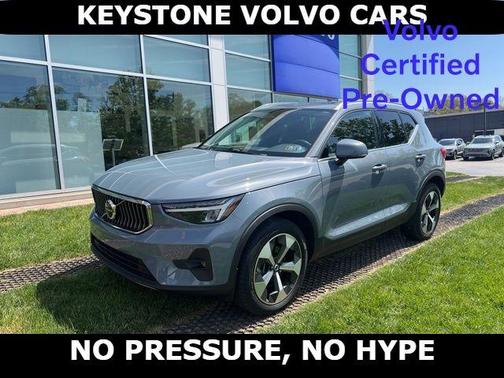 Thunder Gray Metallic 2023 Volvo XC40 B5 Plus Bright Theme