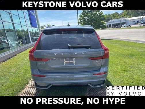 Gray 2023 Volvo XC60 B5 Plus Dark Theme
