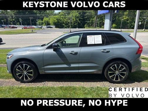 Gray 2023 Volvo XC60 B5 Plus Dark Theme