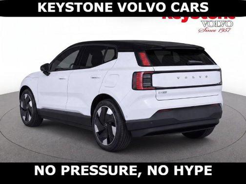 Crystal White 2026 Volvo EX30 Twin Motor Ultra