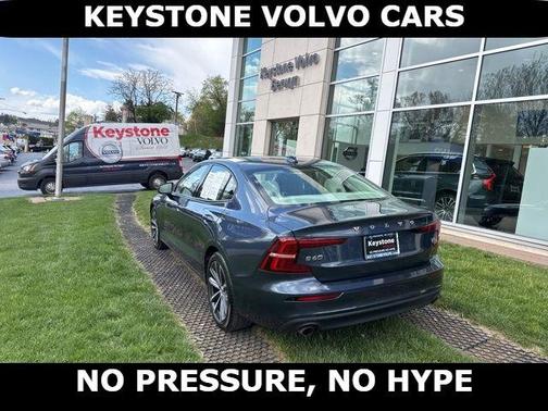 Denim Blue 2021 Volvo S60 T5 Momentum