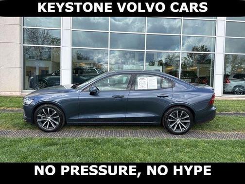 Denim Blue 2021 Volvo S60 T5 Momentum