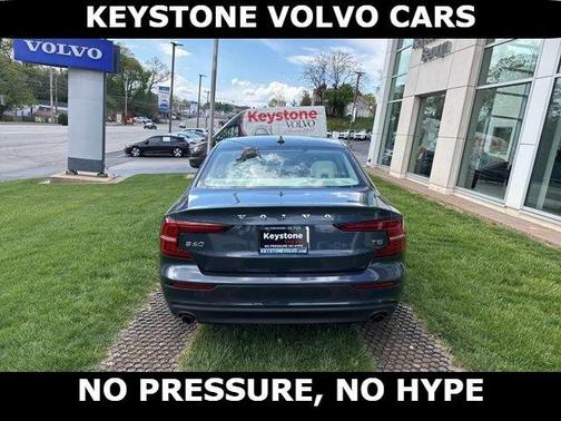 Denim Blue 2021 Volvo S60 T5 Momentum