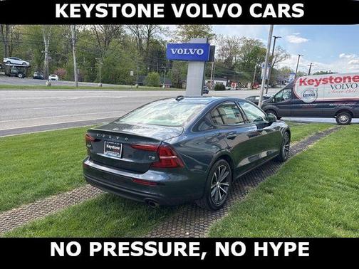 Denim Blue 2021 Volvo S60 T5 Momentum