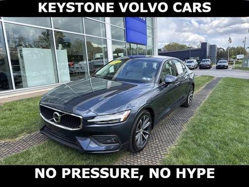 Denim Blue 2021 Volvo S60 T5 Momentum