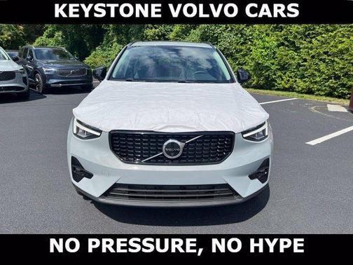 Vapour Grey 2026 Volvo XC40 B5 Plus
