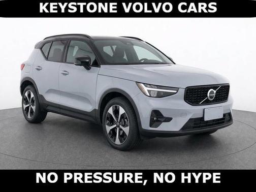 Vapour Grey 2026 Volvo XC40 B5 Plus