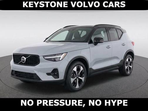 Vapour Grey 2026 Volvo XC40 B5 Plus