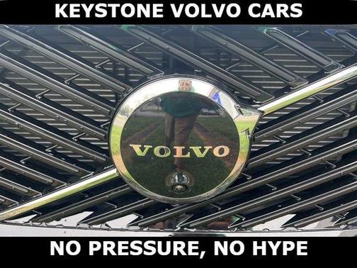 Vapour Grey 2026 Volvo XC60 Plug-In Hybrid T8 Polestar Engineered