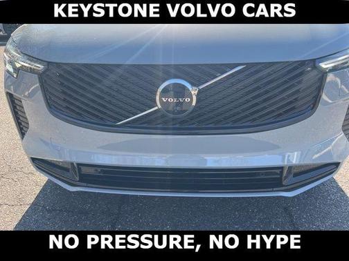 Vapour Grey 2026 Volvo XC90 B6 Ultra Dark Theme 7-Seater