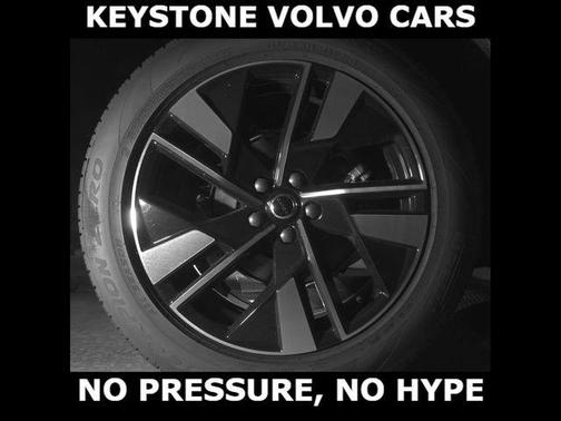 Forest Green 2026 Volvo XC60 B5 Plus