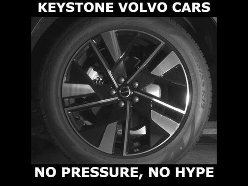 Forest Green 2026 Volvo XC60 B5 Plus