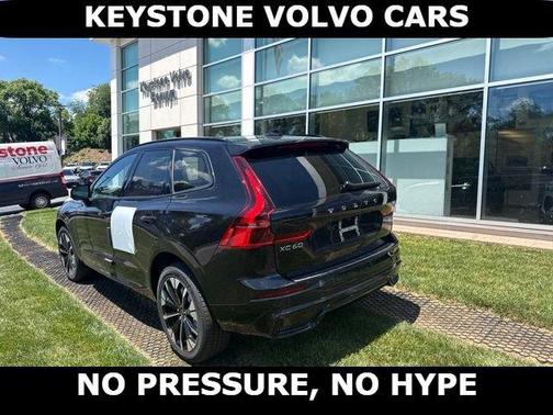Onyx Black 2026 Volvo XC60 B5 Plus