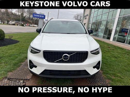 Crystal White 2026 Volvo XC40 B5 Plus