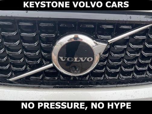 Crystal White 2026 Volvo XC40 B5 Plus