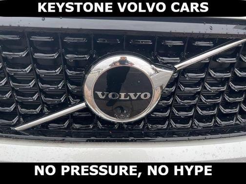 Crystal White 2026 Volvo XC40 B5 Plus