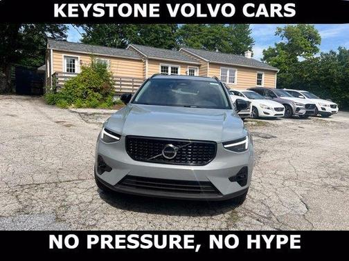 Vapour Grey 2026 Volvo XC40 B5 Plus