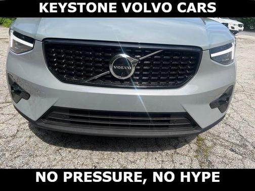Vapour Grey 2026 Volvo XC40 B5 Plus