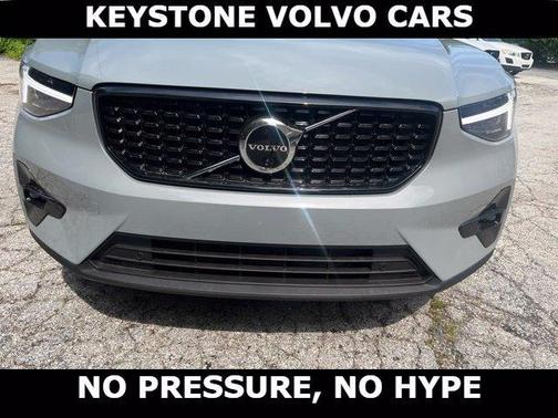 Vapour Grey 2026 Volvo XC40 B5 Plus