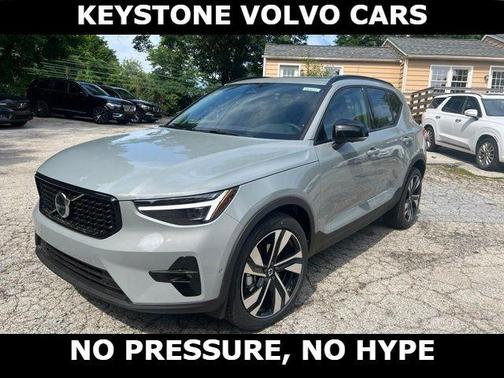 Vapour Grey 2026 Volvo XC40 B5 Plus