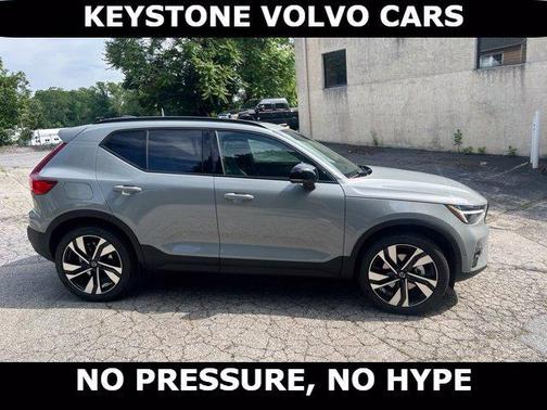 Vapour Grey 2026 Volvo XC40 B5 Plus