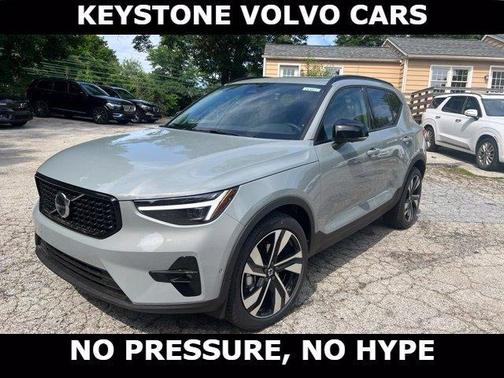 Vapour Grey 2026 Volvo XC40 B5 Plus