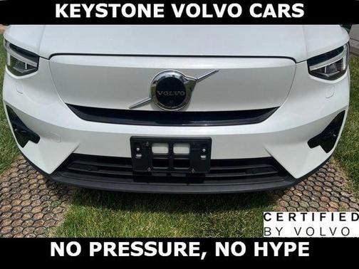Crystal White 2023 Volvo C40 Recharge Pure Electric Twin Plus