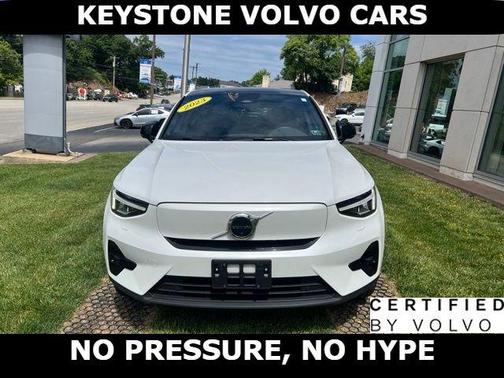 Crystal White 2023 Volvo C40 Recharge Pure Electric Twin Plus