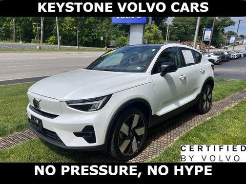 Crystal White 2023 Volvo C40 Recharge Pure Electric Twin Plus