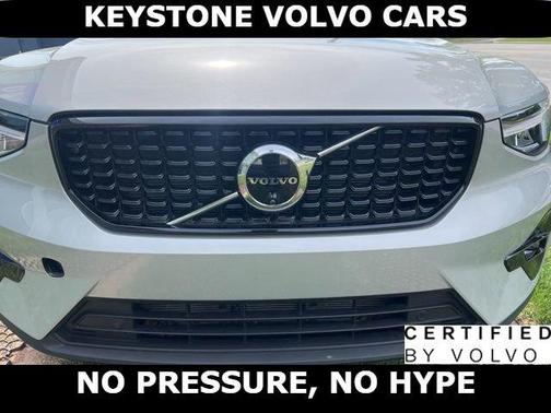 Silver 2025 Volvo XC40 B5 Plus Dark Theme