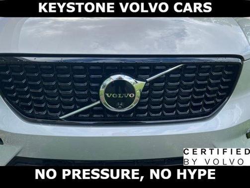 Silver 2025 Volvo XC40 B5 Plus Dark Theme