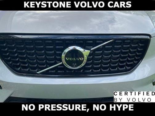 Silver 2025 Volvo XC40 B5 Plus Dark Theme