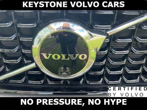 Silver 2025 Volvo XC40 B5 Plus Dark Theme