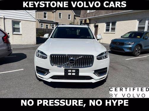 Crystal White 2024 Volvo XC90 Recharge Plug-In Hybrid T8 Ultimate Bright Theme 7-Seater