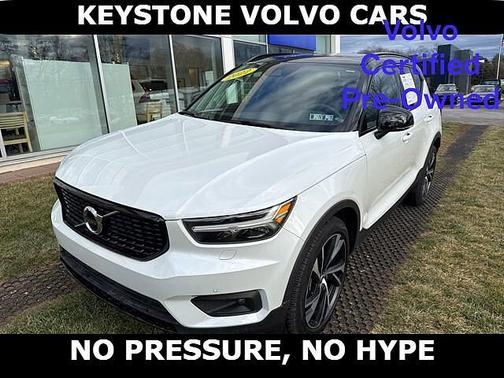 2022 Volvo XC40 R-Design