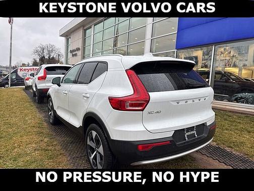 2024 Volvo XC40 Core