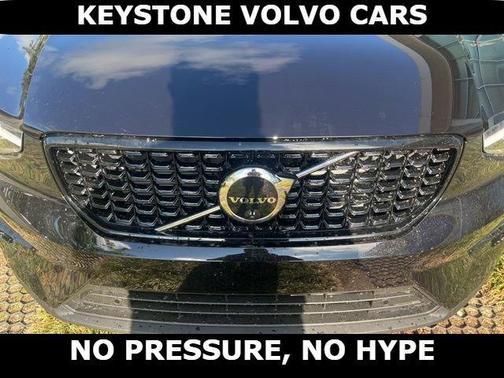 2026 Volvo XC40 B5 Plus