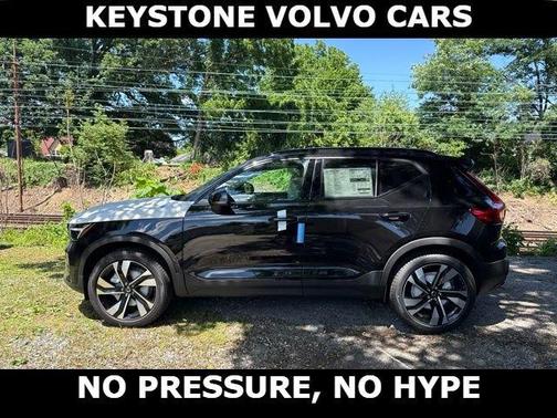 Onyx Black 2026 Volvo XC40 B5 Ultra