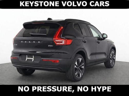 Onyx Black 2026 Volvo XC40 B5 Ultra